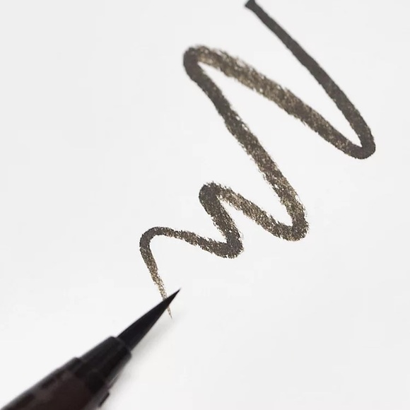 Clinique High Impact Easy Liquid Liner - Picture 2 of 7